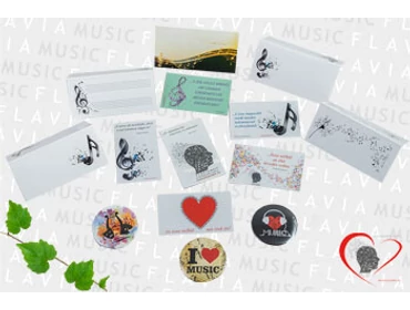 Hűtőmágnesek, kitűzők, ültetőkártyák